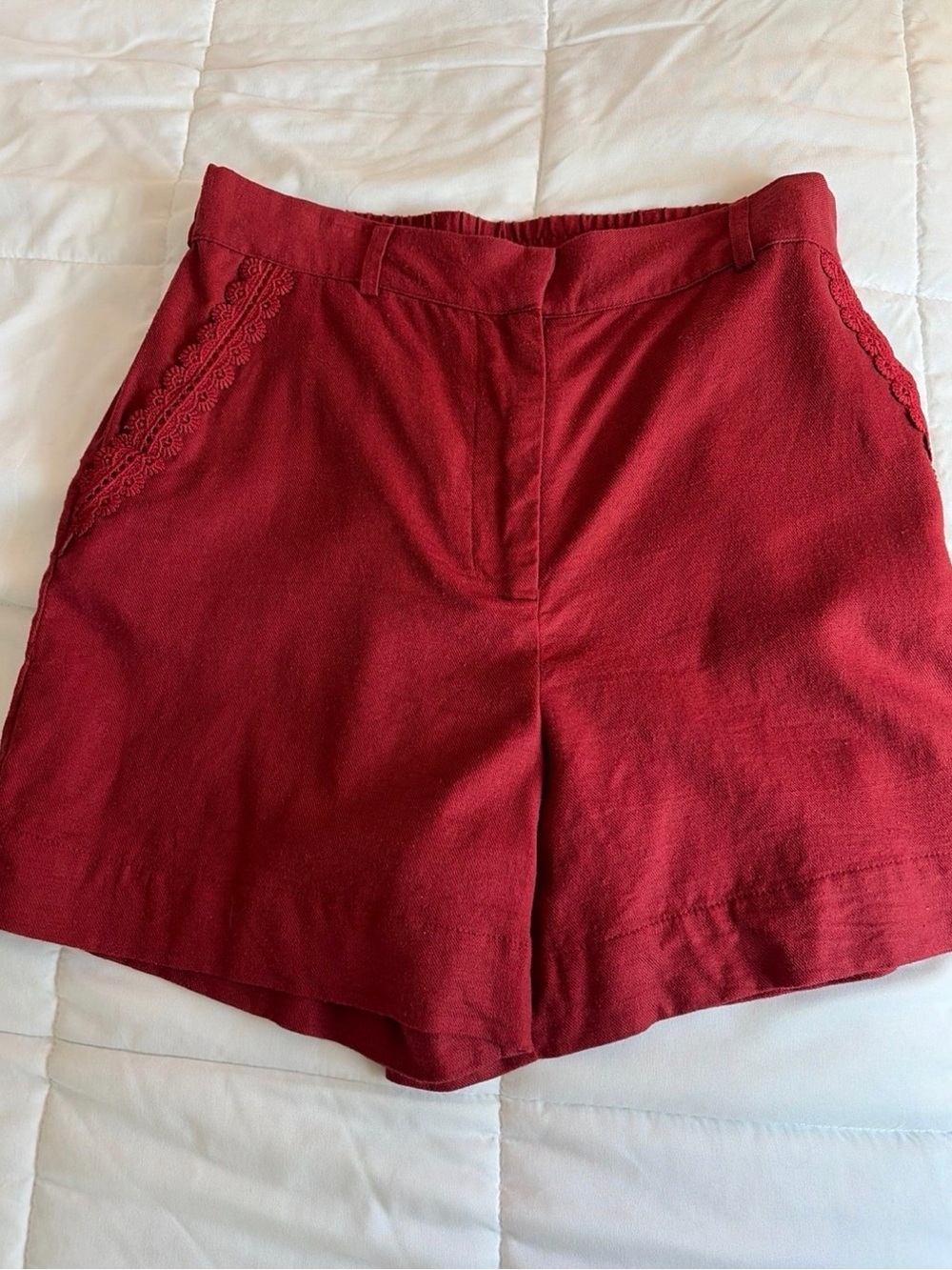 House of Harlow 1960 Red Lace-Trim Shorts NWOT size M